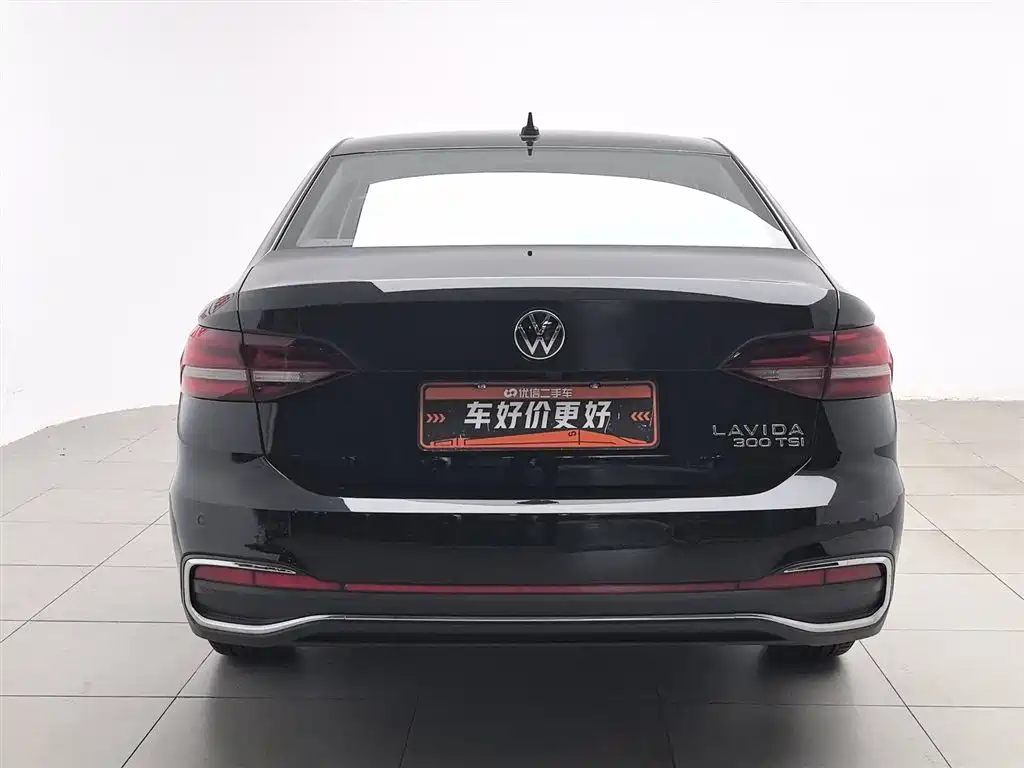Lavida 300 TSI DSG Manyi