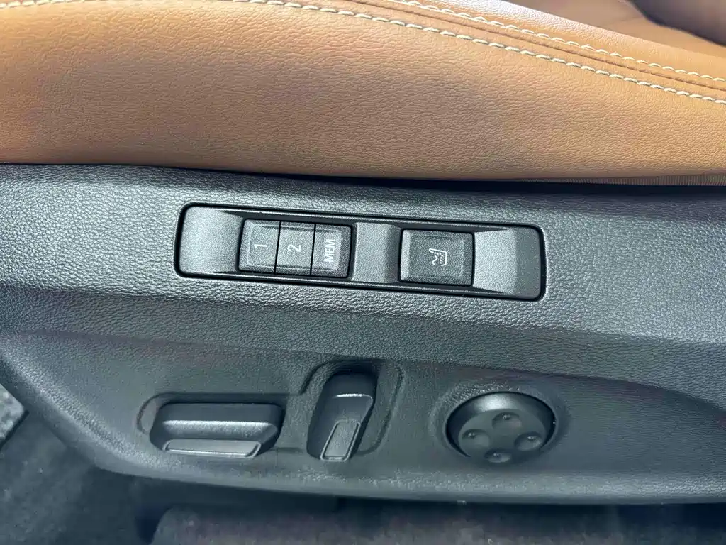Maxus D90 2.0 T Auto 4 WD Star