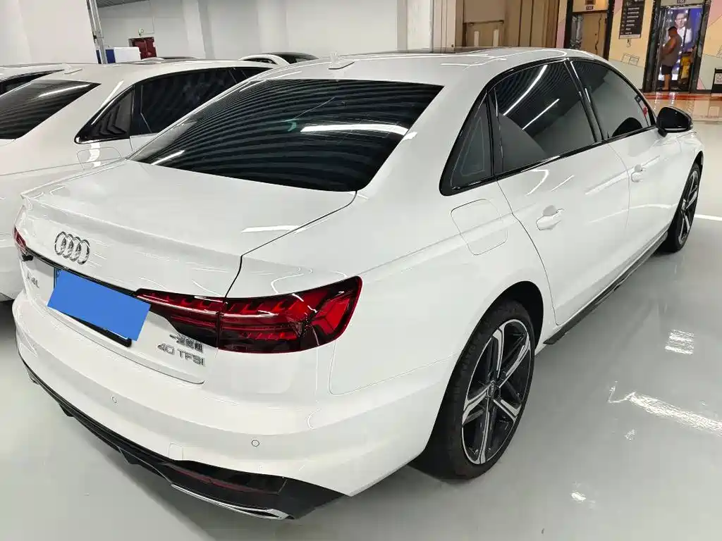 Audi A4 L 奥迪A4 L 2026款 200万辆悦享版 40 TFSI 时尚动感型