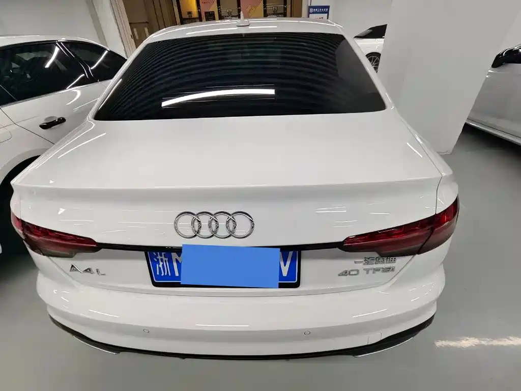 Audi A4 L 奥迪A4 L 2026款 200万辆悦享版 40 TFSI 时尚动感型