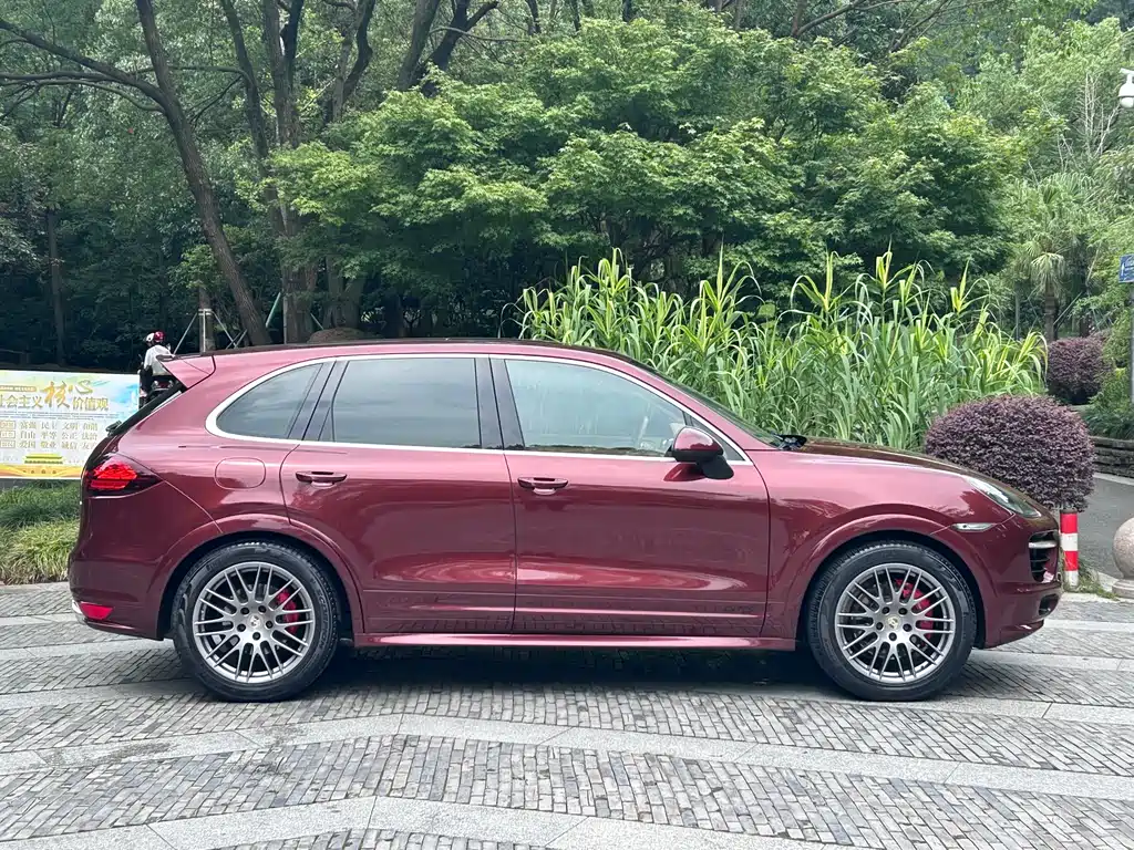 Cayenne Cayenne GTS 4.8 L