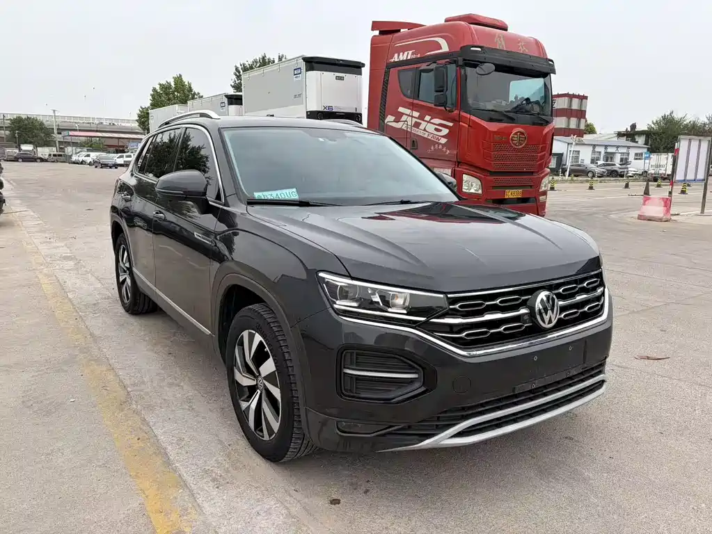 Tayron 330 TSI 2 WD Luxury Connected