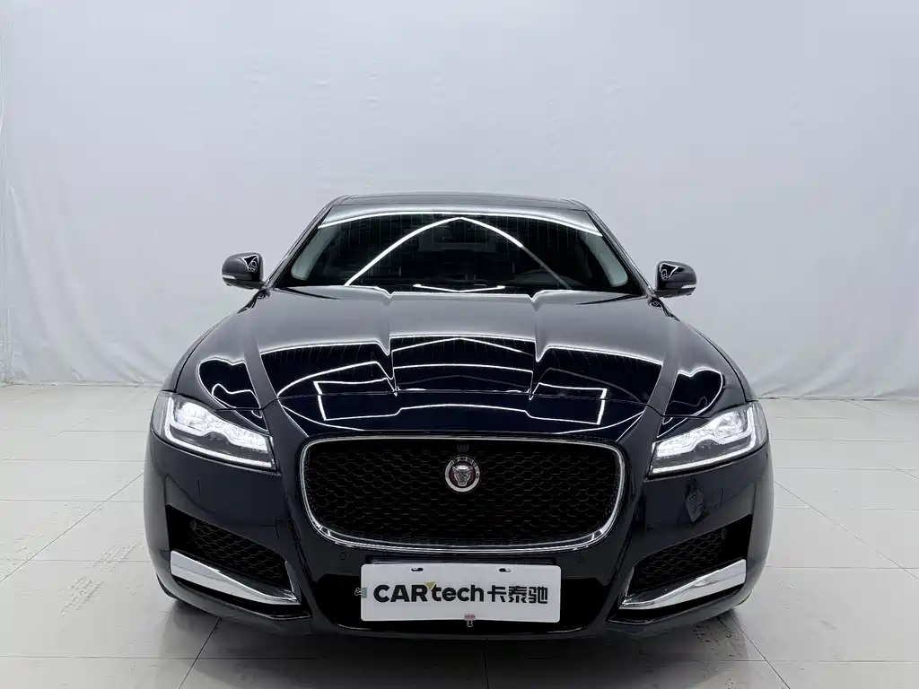Jaguar XFL XFL 2.0 T P250 4 WD Premium