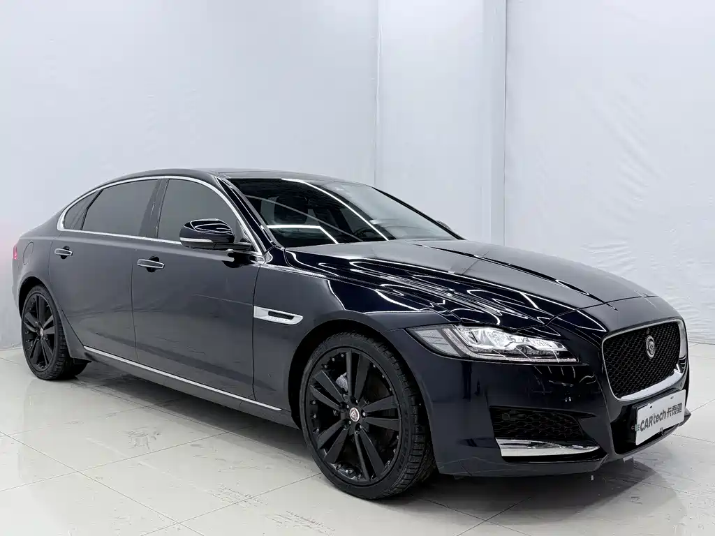 Jaguar XFL XFL 2.0 T P250 4 WD Premium