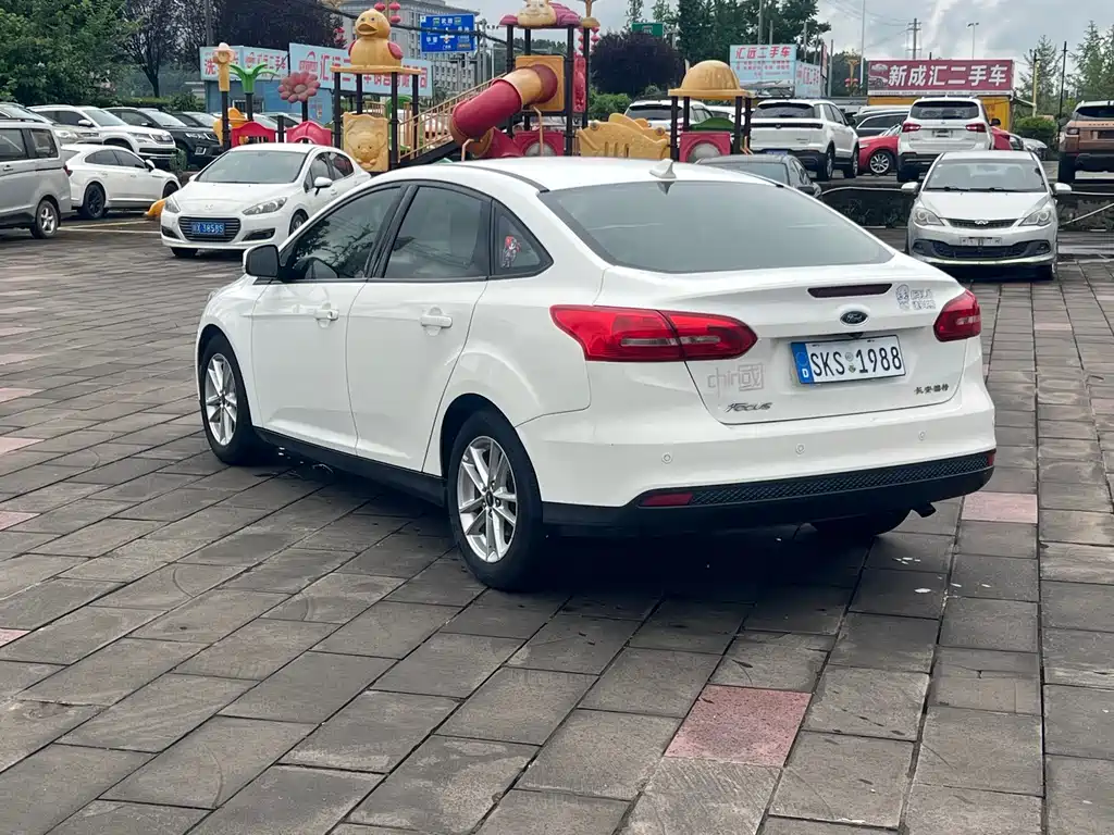 Focus Sedan 1.6 L Manual Style Smart Travel