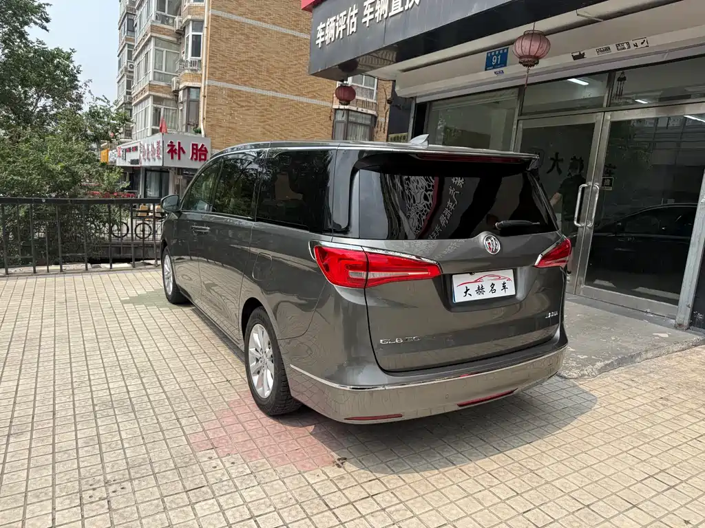 Buick GL8 ES 28 T Premium CN-VI
