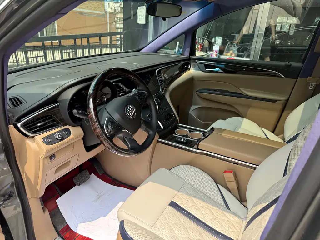 Buick GL8 ES 28 T Premium CN-VI