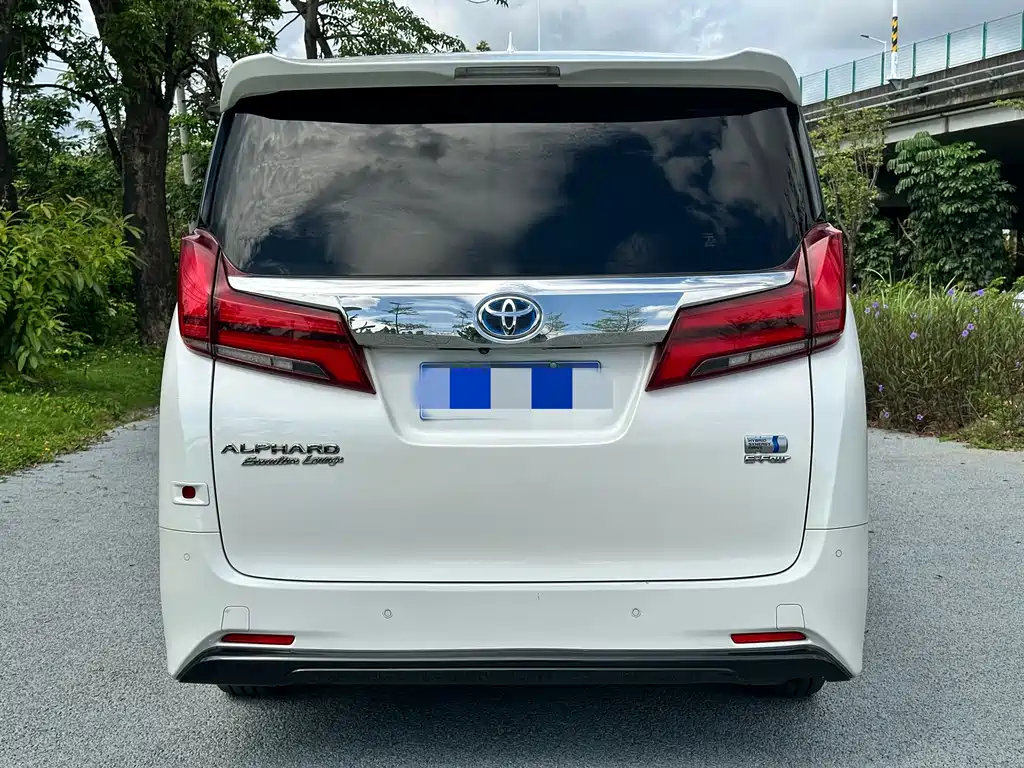 Alphard Dual Engine 2.5 L Distinguished