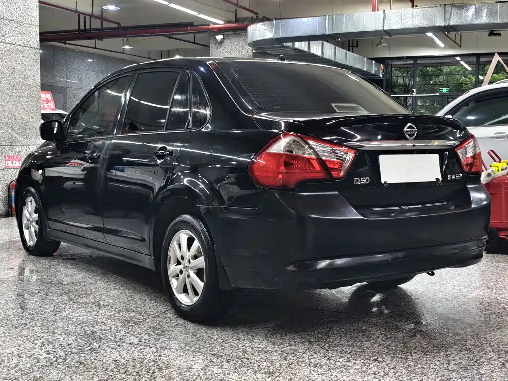 Venucia D50 启辰D50 2013款 1.6 L 自动时尚版