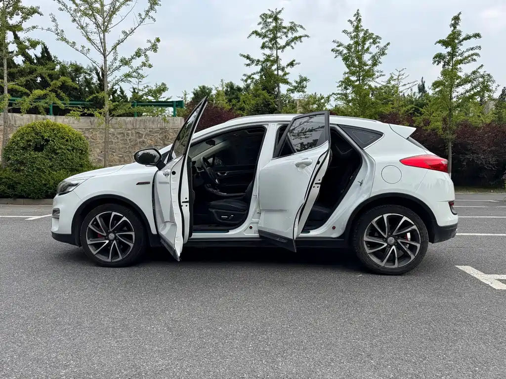 Emgrand GS Sport 1.3 T Auto Connected