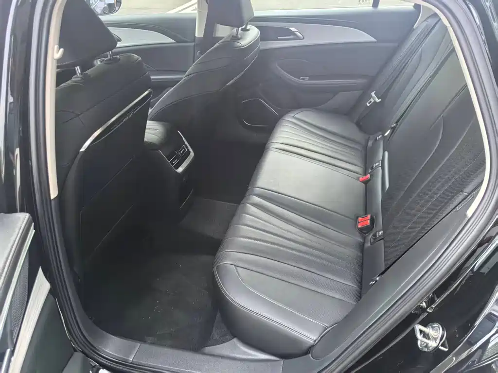 Hongqi H5 2.0 T Auto Flagship Smooth