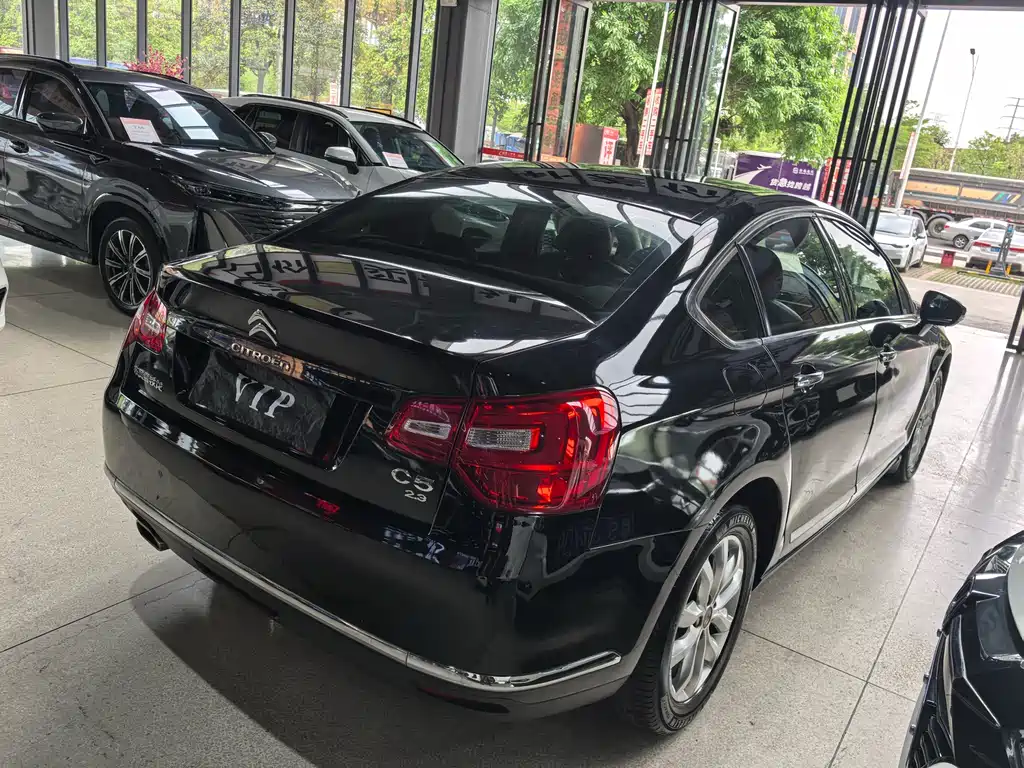 Citroen C5 雪铁龙C5 2012款 2.3 L 自动尊贵型