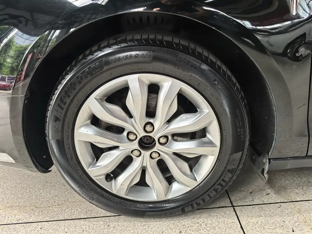 Citroen C5 雪铁龙C5 2012款 2.3 L 自动尊贵型