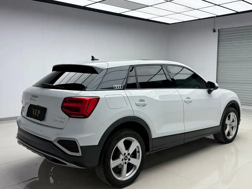 Audi Q2 L 35 TFSI Progressive Elegant