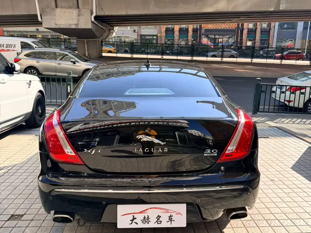 Jaguar XJ 捷豹XJ 2013款 XJL 3.0 SC 四驱旗舰商务版