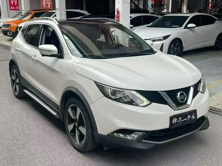 Nissan Qashqai 2.0 L CVT Luxury