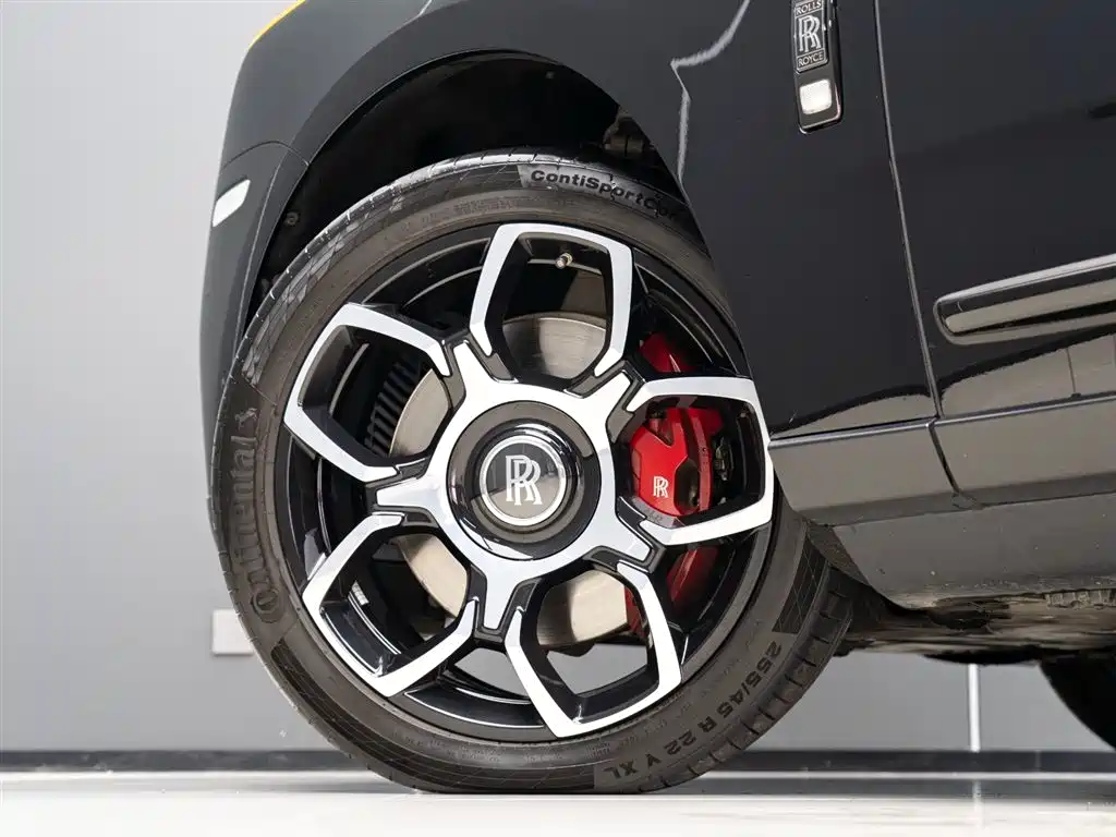 Cullinan Black Badge