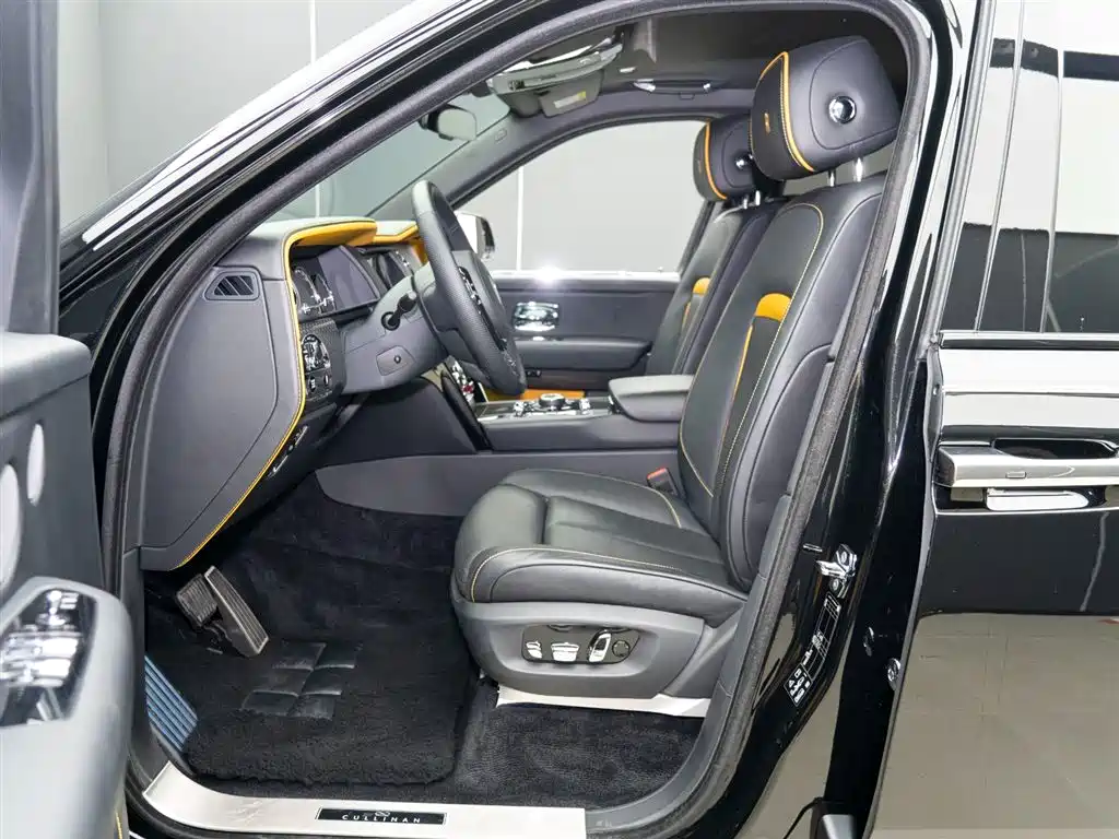 Cullinan Black Badge