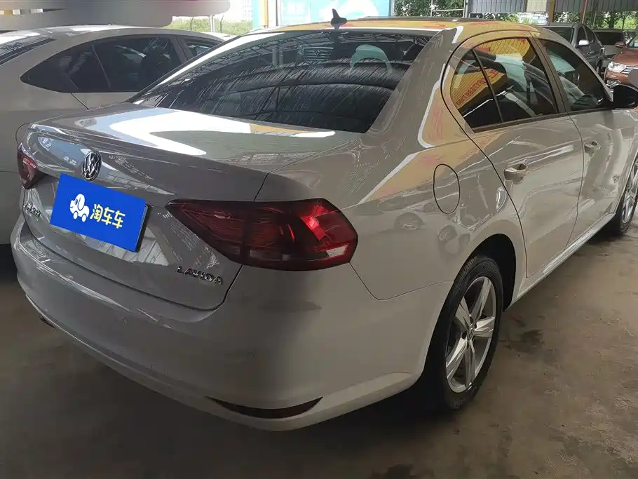 Lavida 1.6 L Auto Style