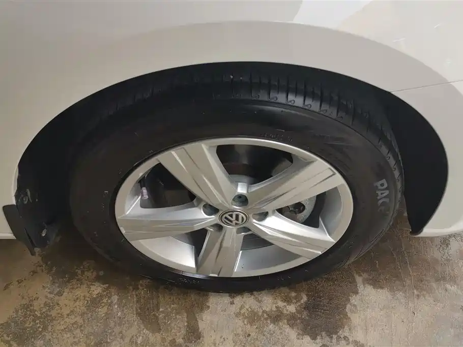 Lavida 1.6 L Auto Style