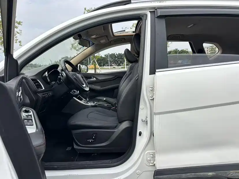 Baojun 560 1.8 L iAMT Luxury