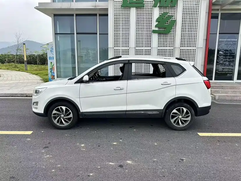 Baojun 560 1.8 L iAMT Luxury