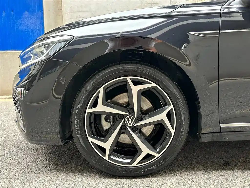 Passat 380 TSI Starry Sky Dragon Shine