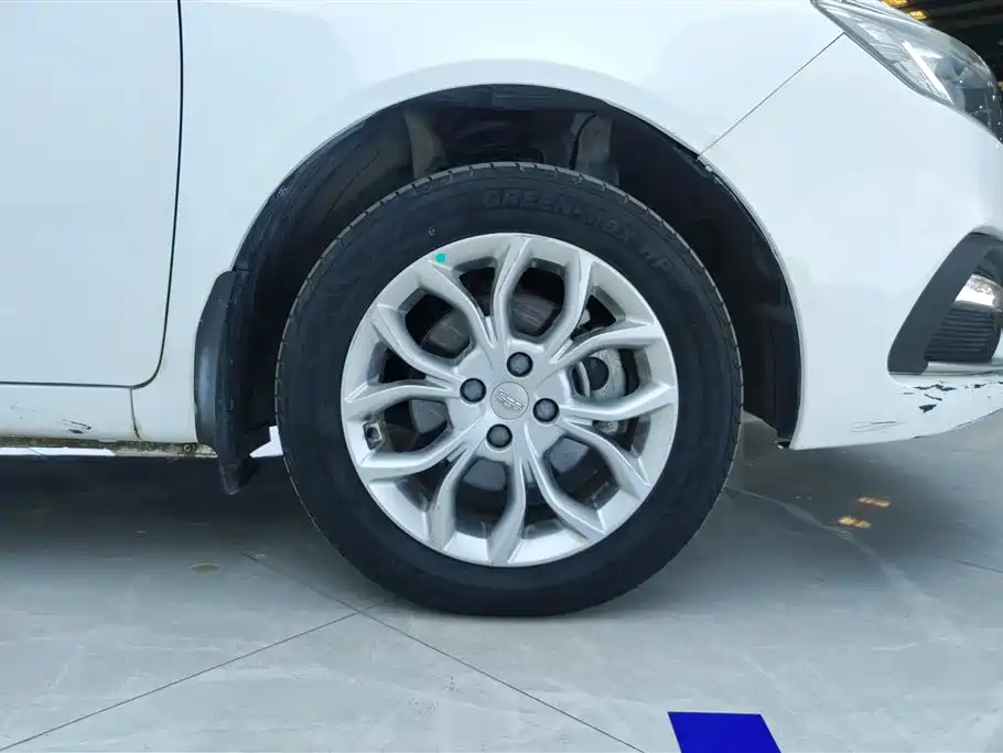 Vision 1.5 L Auto Happy