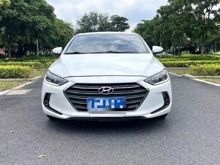 Hyundai Elantra 1.6 L Auto 15 Anniversary Special Edition