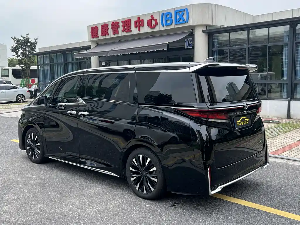 Vellfire Crown Dual Engine 2.5 L Supreme