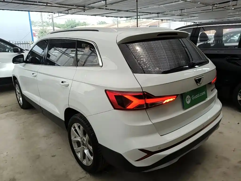 Jetta VS7 280 TSI Auto Progressive