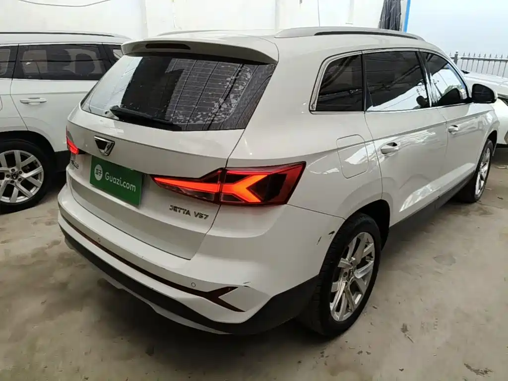 Jetta VS7 280 TSI Auto Progressive