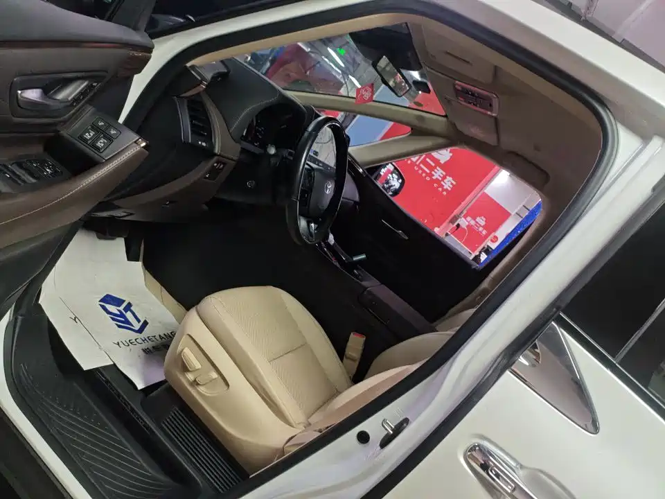 Alphard Dual Engine 2.5 L Premium Enjoyment