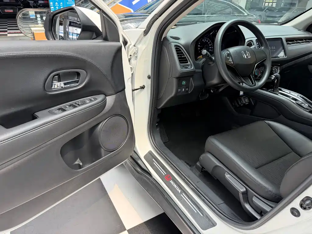 Vezel 1.5 L CVT Pioneer