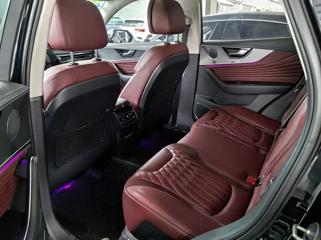 Hongqi HS5 2.0 T Flagship Joy Pro