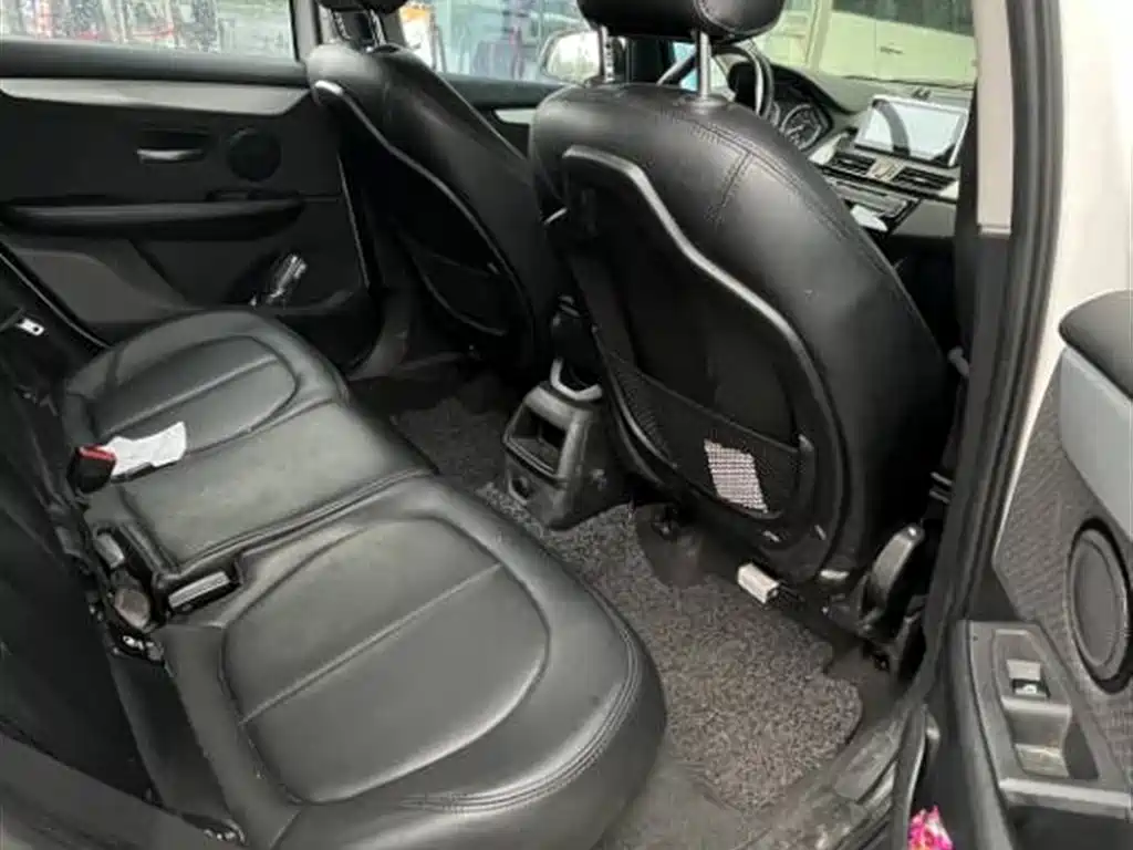 BMW 2 Series Active Tourer 218 i Leading