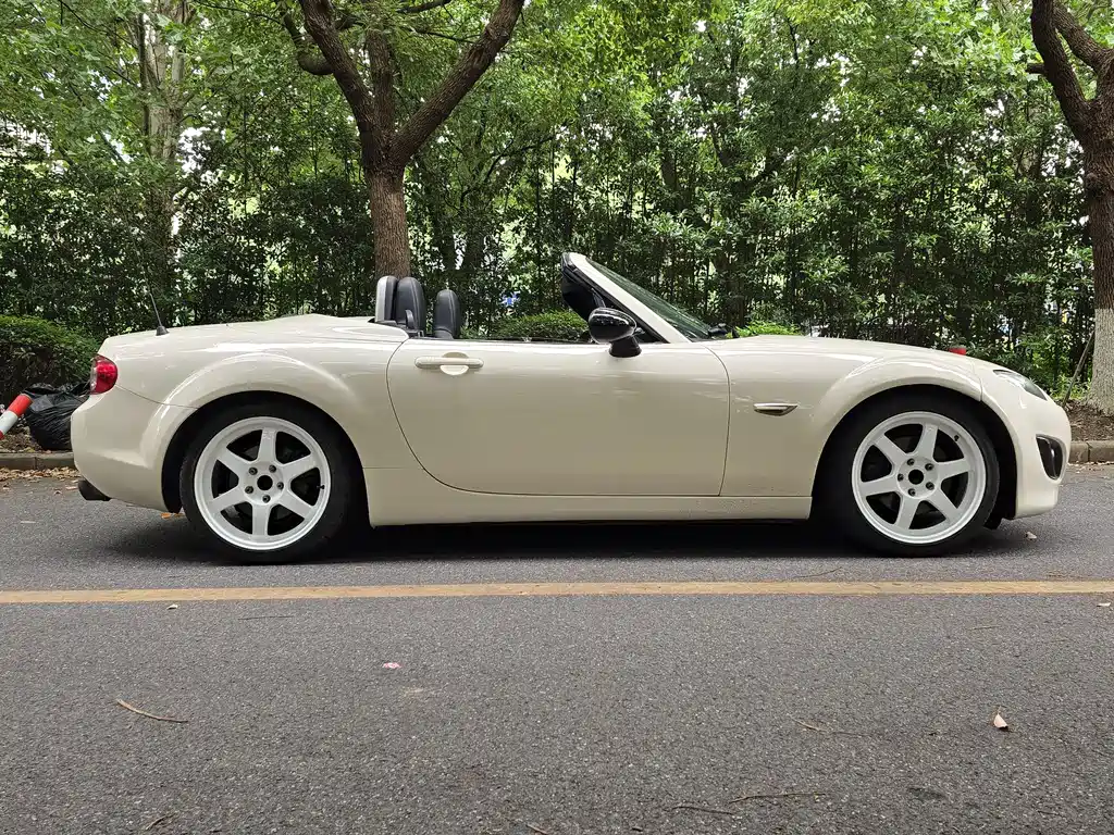Mazda MX-5 2.0