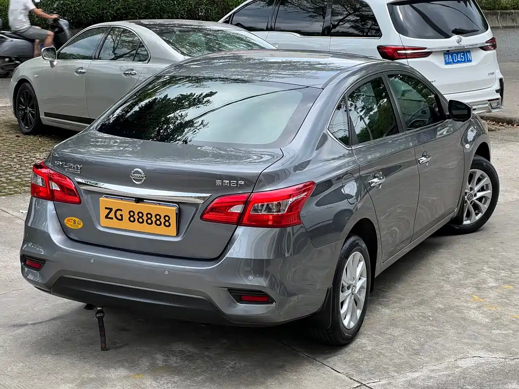 Sylphy Facelift III Classic 1.6 XE CVT Comfort