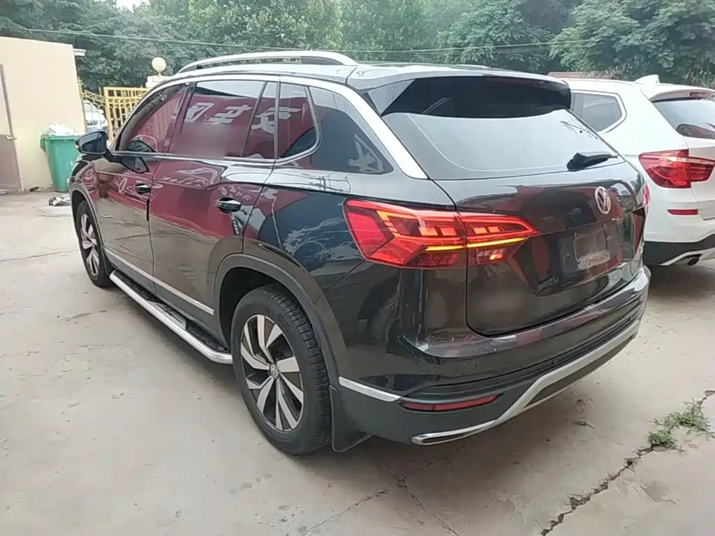 Tayron 330 TSI 2 WD Luxury CN-VI