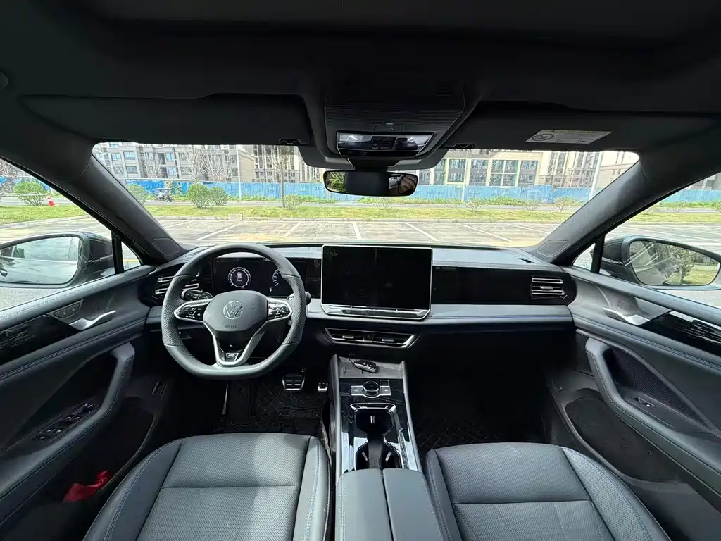 Tiguan L PRO 380 TSI 4 WD R-Line Smart Leading