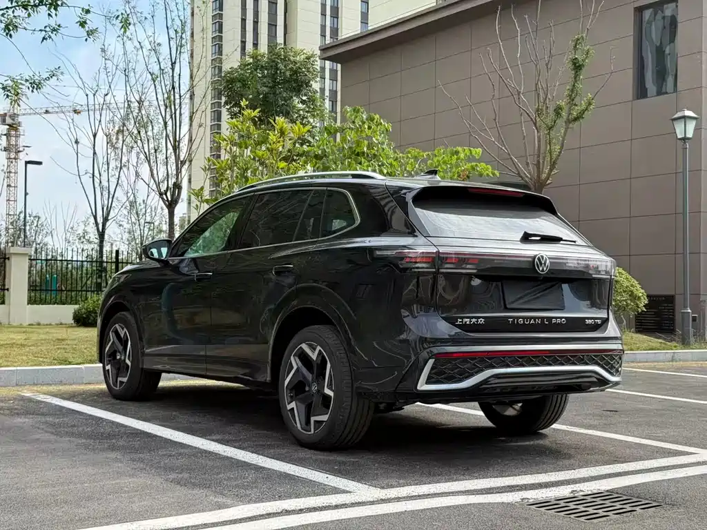 Tiguan L PRO 380 TSI 4 WD R-Line Smart Leading