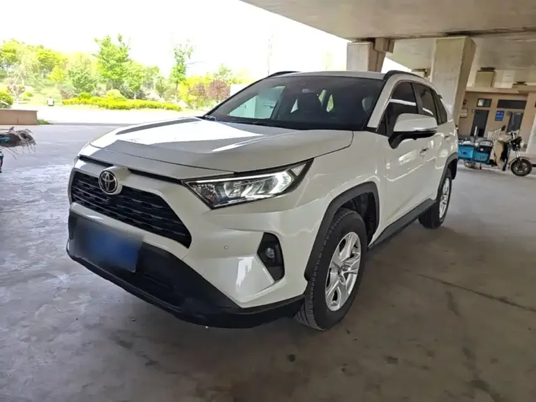Toyota RAV4 2.0 L CVT 2 WD Urban