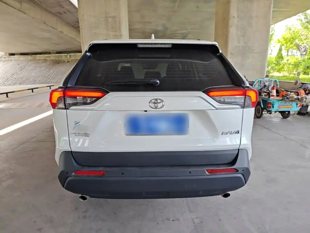 RAV4 2.0 L CVT 2 WD Urban