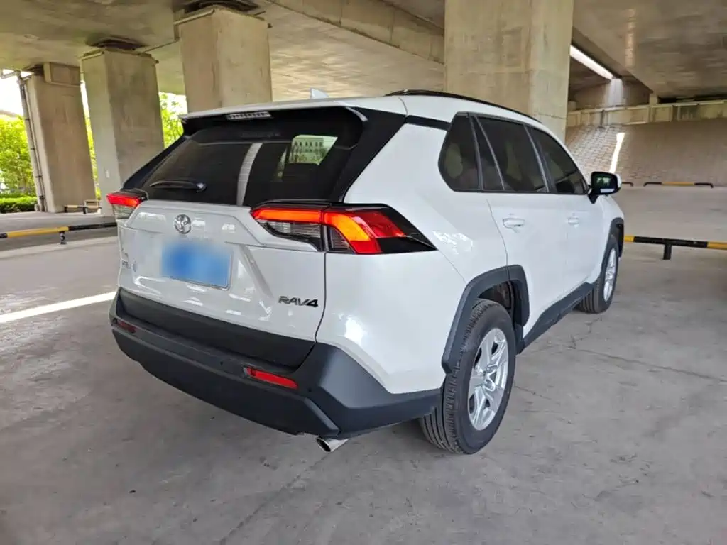 RAV4 2.0 L CVT 2 WD Urban