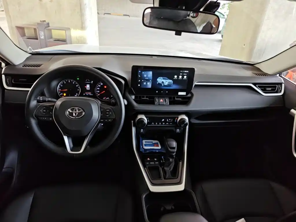 RAV4 2.0 L CVT 2 WD Urban