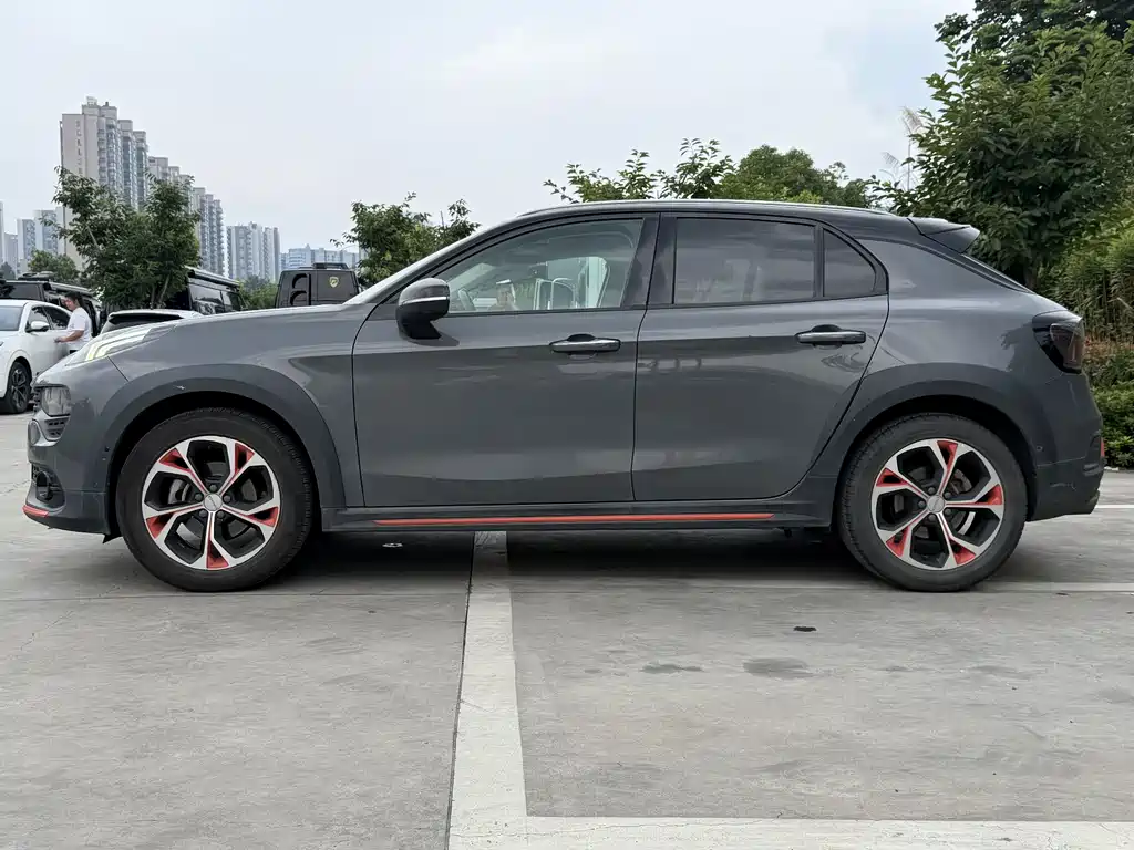 Lynk & Co 02 1.5 T DCT 2 WD Shine Pro CN-V
