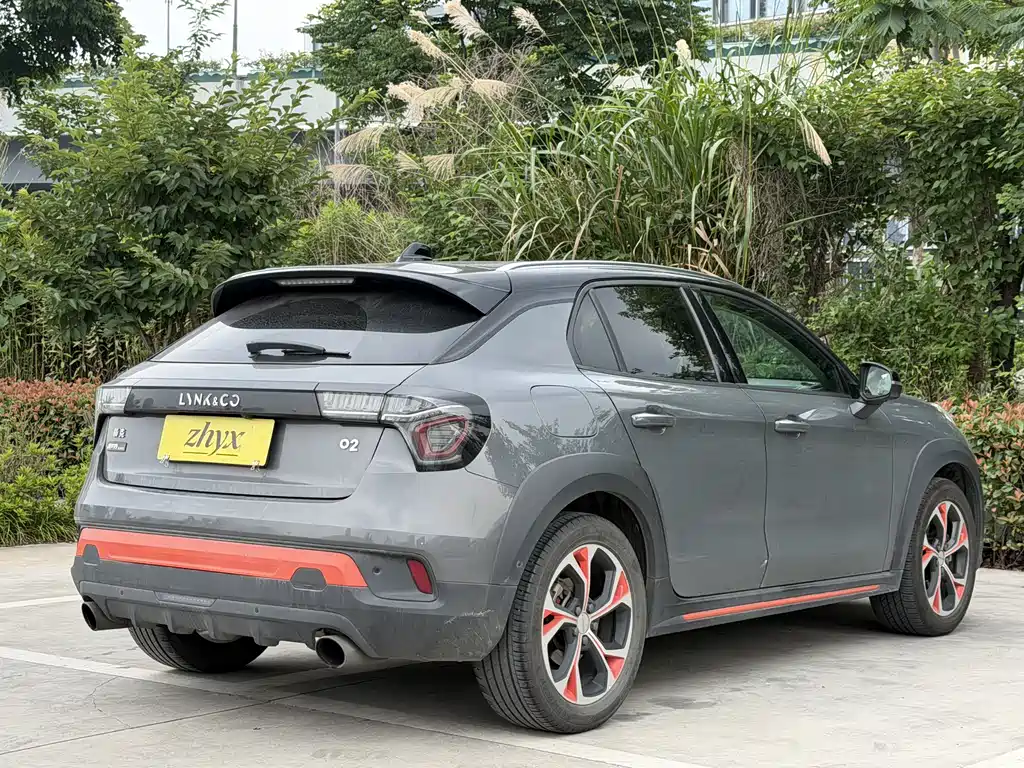 Lynk & Co 02 1.5 T DCT 2 WD Shine Pro CN-V