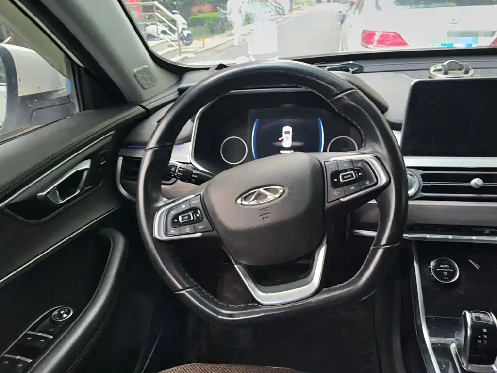 Tiggo 8 1.6 TGDI Auto Luxury