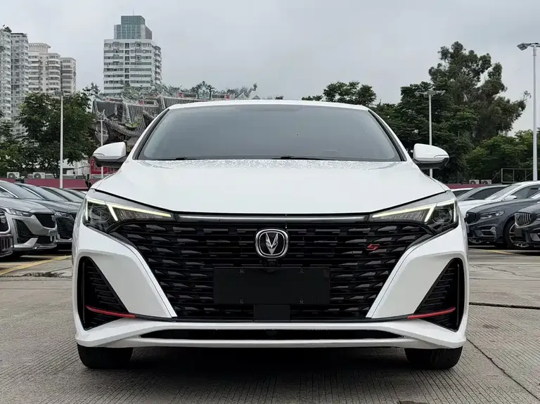 Changan Eado Smooth Enjoyment PLUS Blue Whale NE 1.4 T GDI DCT Distinguished