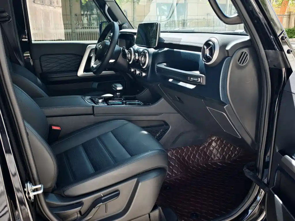 BAIC BJ40 2.0 T City Hunter Glory